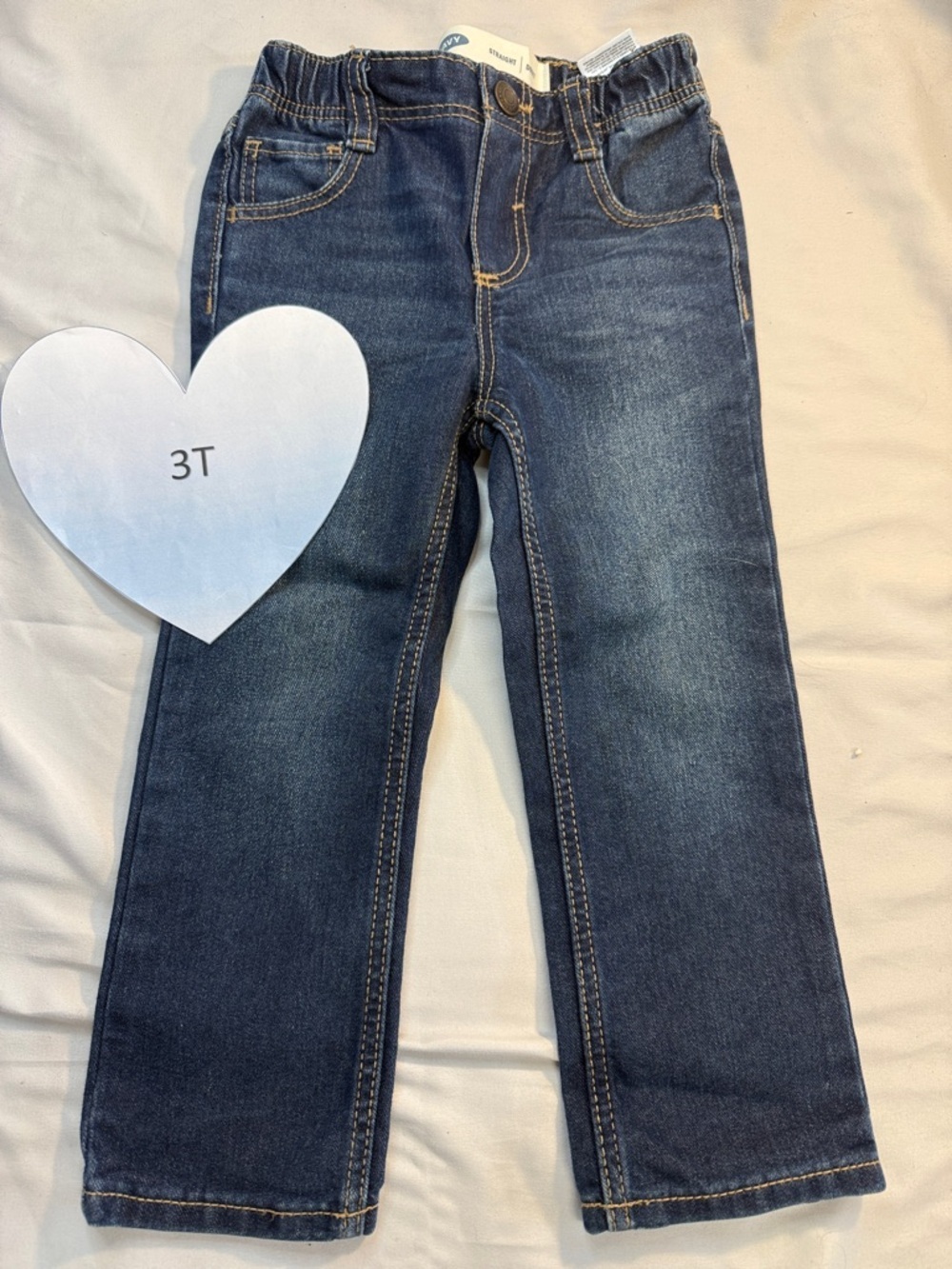 Old Navy-skinny straight cut jeans. Size 3T.